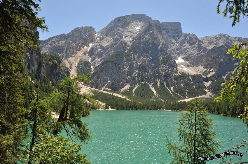 62 Lago di Braies - Croda del Becco.JPG